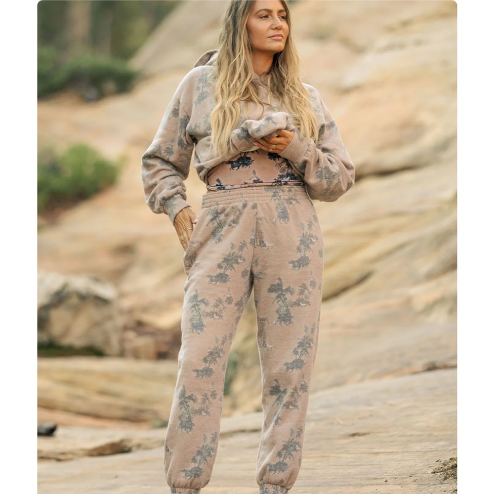 🎄SALE! NWOT tribe kelley butter sweatpants